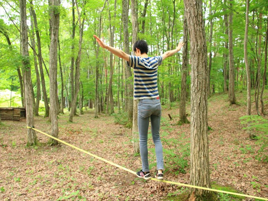 森の中でスラックラインを楽しんでみませんか ブログ 森の中の貸切合宿施設 Cloudcamp